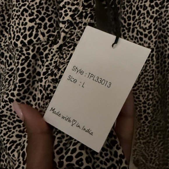 Women's Black and White Leopard Print Top - Picture 3 of 3